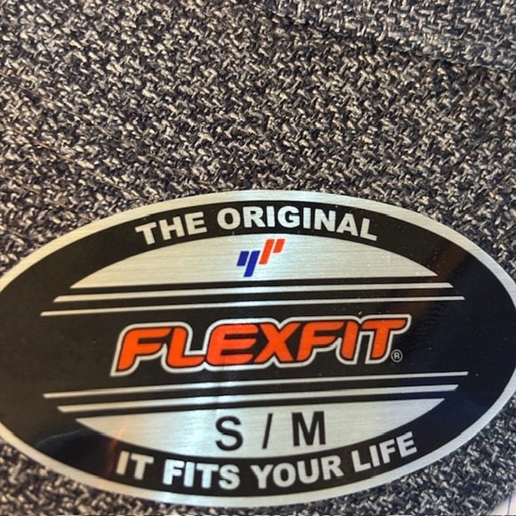 Columbia Mesh Tree Flag Flexfit Ball Cap, Gray/Black, S/M - Picture 5 of 6